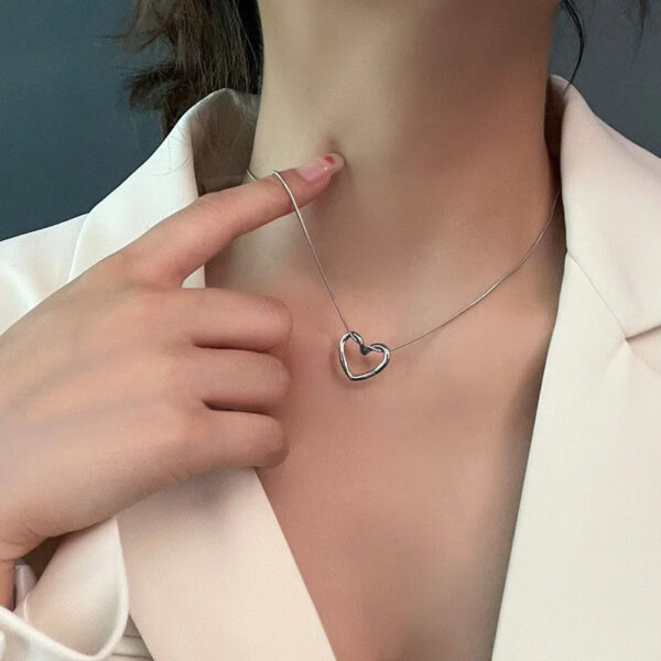 Fashion Jewelry Tainless Steel Twist Hollow Heart Pendant Necklace For Women Spicy Girls Simple Clavicle Chain Jewelry Gift - Image 2