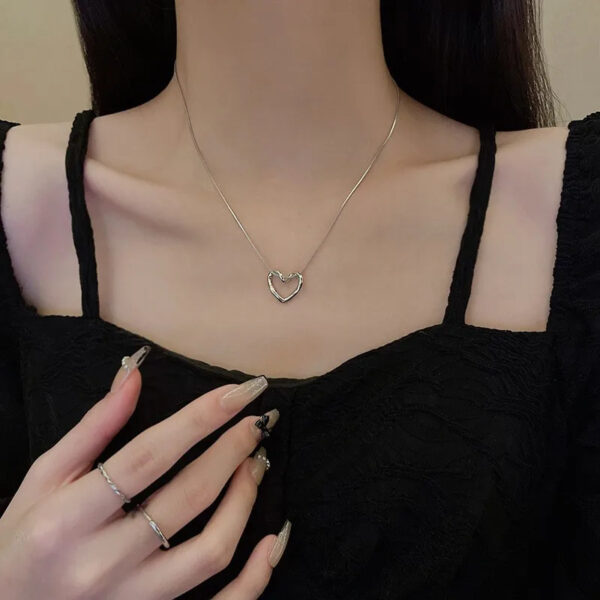 Fashion Jewelry Tainless Steel Twist Hollow Heart Pendant Necklace For Women Spicy Girls Simple Clavicle Chain Jewelry Gift - Image 3