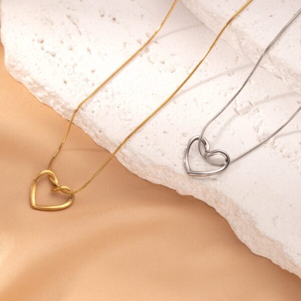 Fashion Jewelry Tainless Steel Twist Hollow Heart Pendant Necklace For Women Spicy Girls Simple Clavicle Chain Jewelry Gift - Image 7